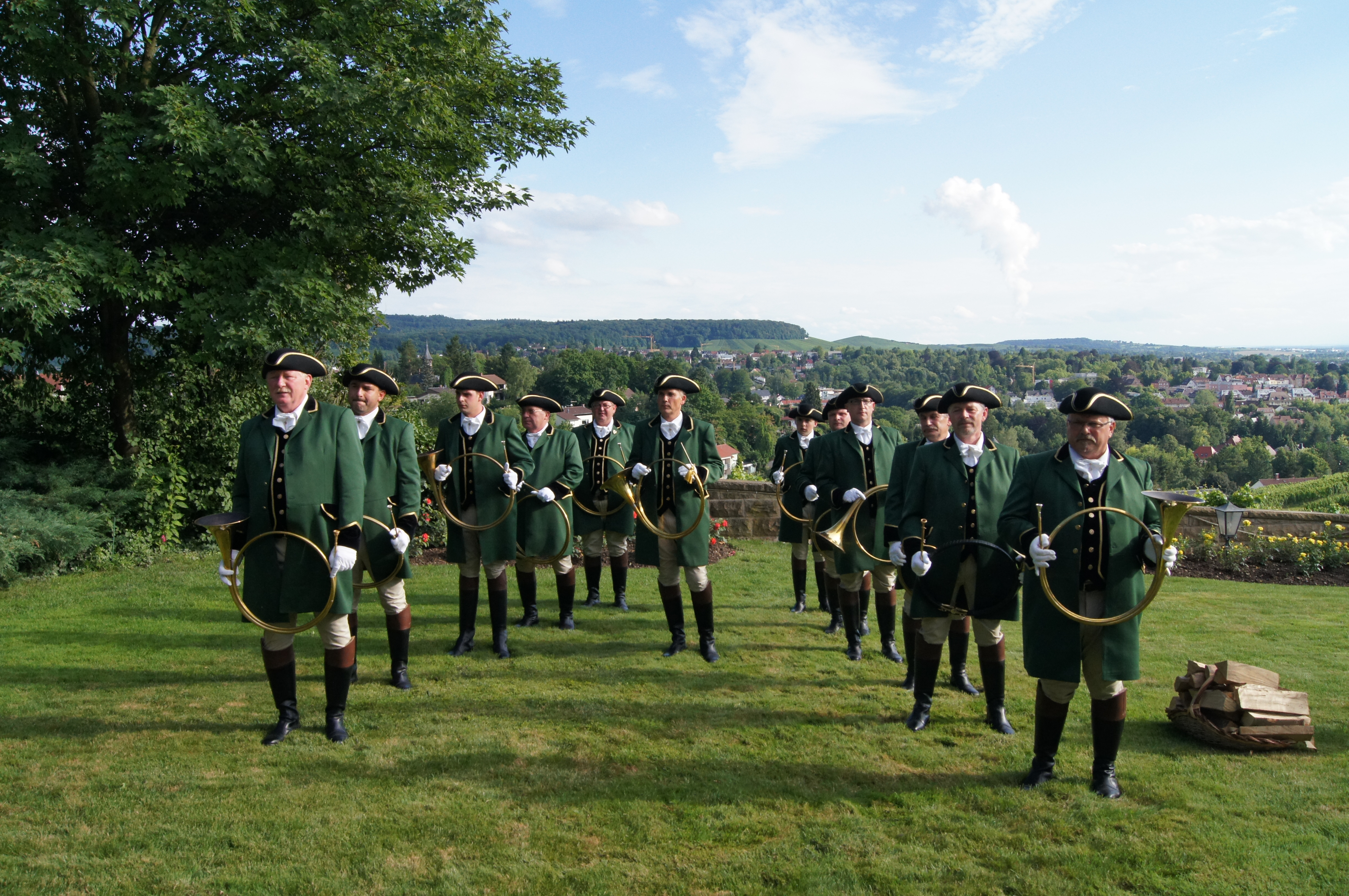 http://www.jagdhorn.org/media/Sommerabend_2012/DSC03900.JPG